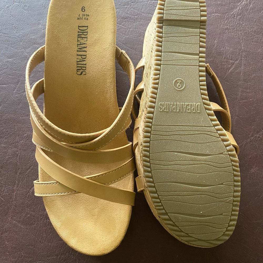 Dream Pairs Women's Beige Strappy Sandals - Picture 2 of 6